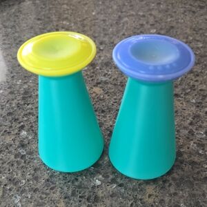 Vtg Tupperware Pop-up Salt & Pepper Shakers
